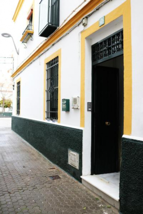 Отель ALOJA SEVILLA - Apartamento Calle Regla Leon  Севилья